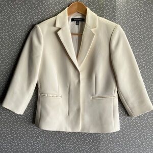 Ellen Tracy Women's Elegant Cream Blazer